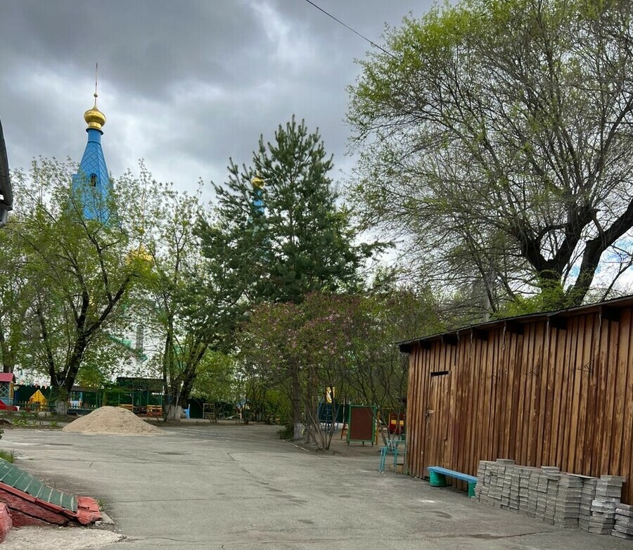 Благовещенские власти подтвердили родителям что церковь претендует на землю их детского сада