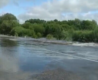 Вода размыла трассу в Приамурье на трех участках видео