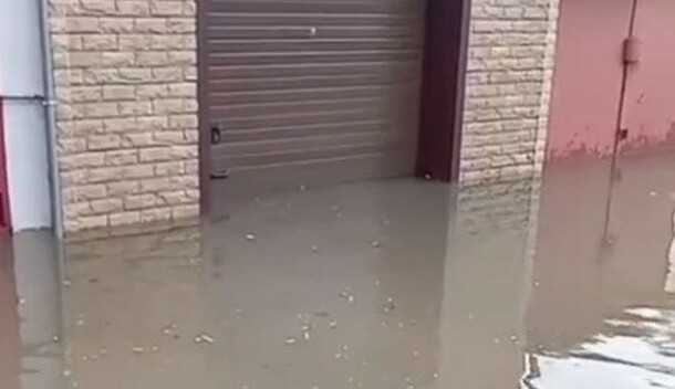 В Благовещенске гаражи оказались в воде после последнего ливня видео