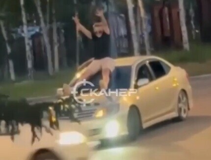 Амурчане катались на крыше авто один ехал стоя Их уже нашли полицейские видео 