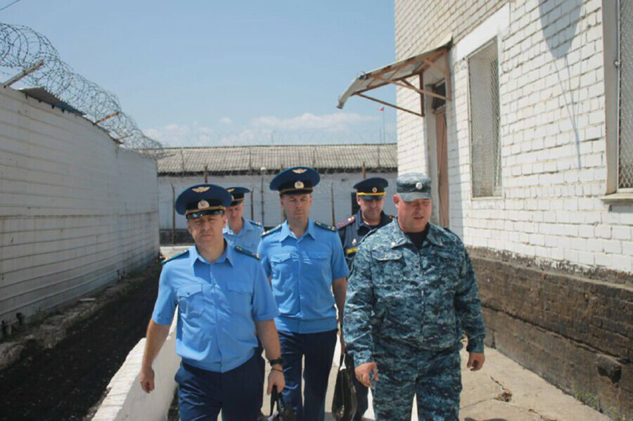 Зампрокурора выявил нарушения в колонии Амурской области