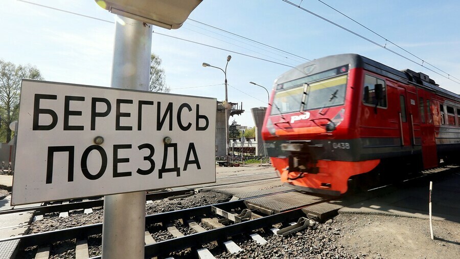 В Амурской области под поезд попал мужчина и выжил