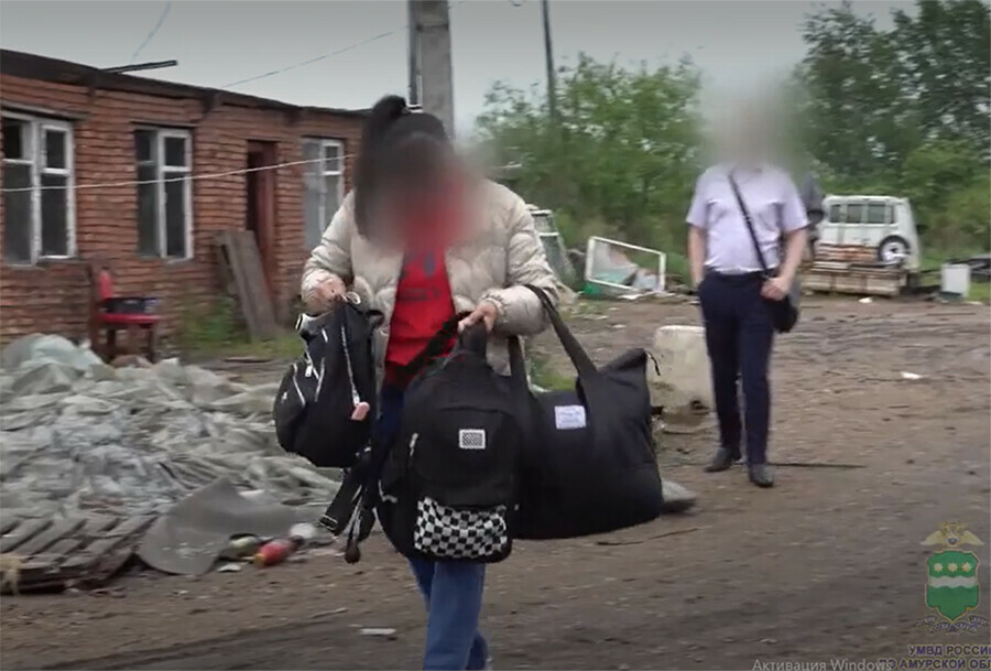 Около 70 нелегалов выловили полицейские в Амурской области видео
