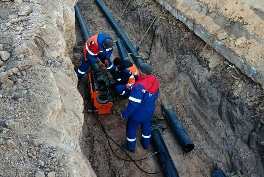 В Благовещенске завершаются работы по прокладке канализационных сетей для канатной дороги между Россией и Китаем
