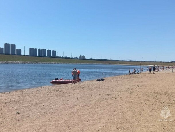 Снова ЧП на Серебряной миле в Благовещенске пытались откачать утонувшего мужчину видео