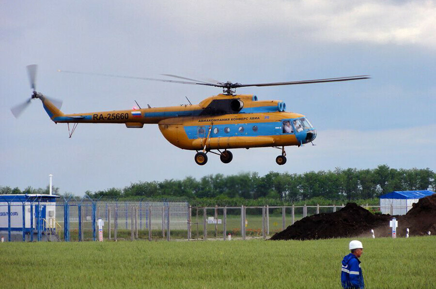 Вертолет с людьми на борту пропал на Дальнем Востоке