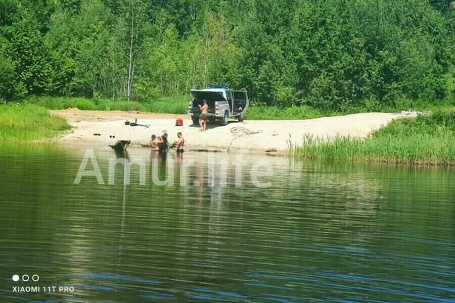 В Моховой Пади водолазы прекратили искать утонувшего молодого парня 
