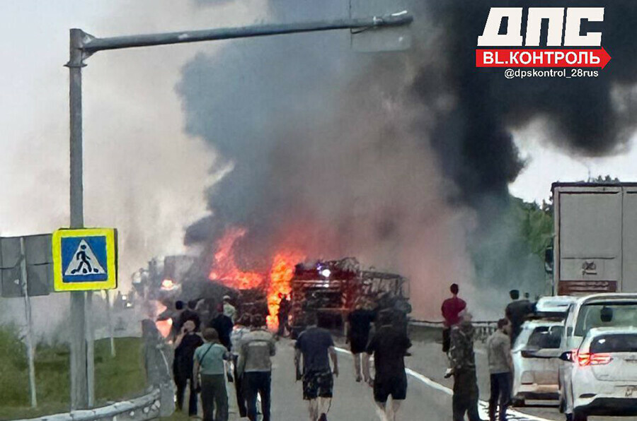Там очень горячо жуткое ДТП с возгоранием произошло в Амурской области Погиб человек фото 18 видео