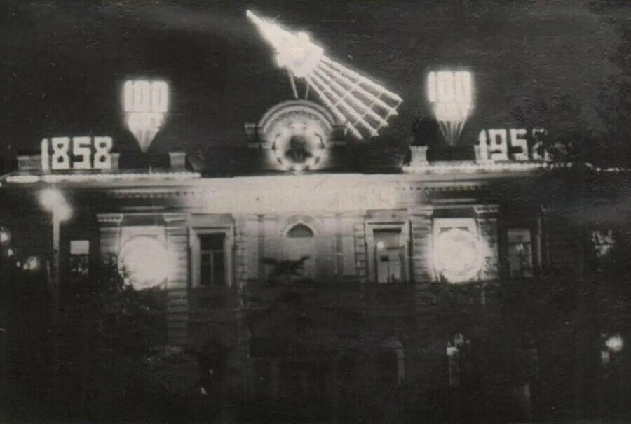 Отпраздновать 100летие Благовещенска в срок горожанам помешала очень серьезная причина фото