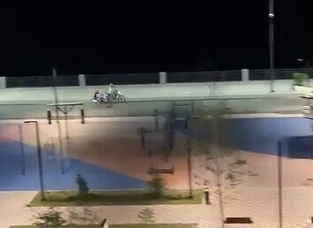 Эндуристы в полночь устроили заезд в Благовещенске там где это делать запрещено видео