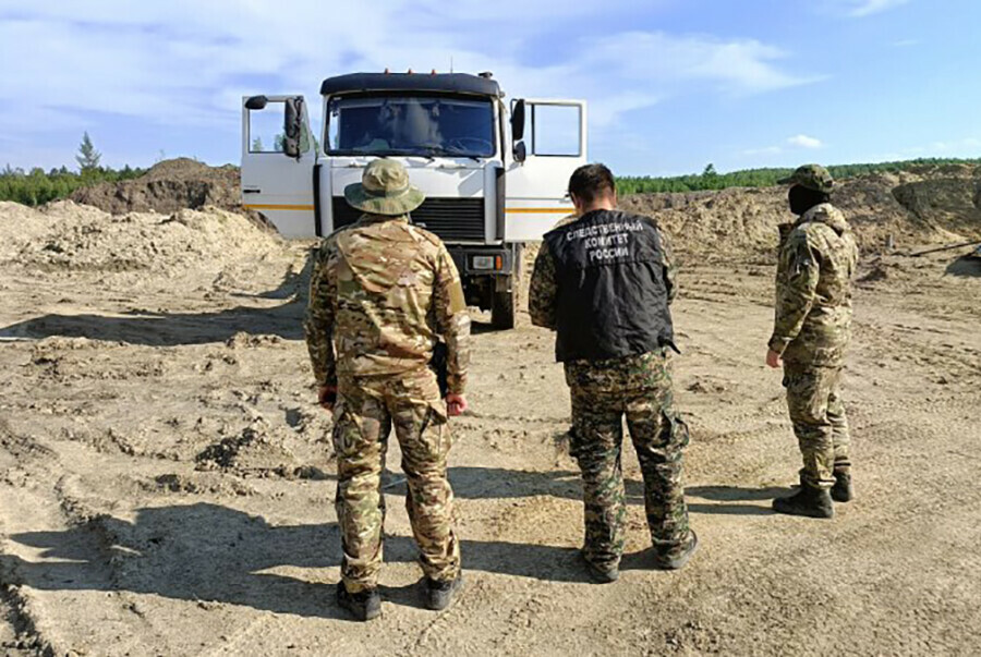 В Амурской области отец и сын превратили рабочего на золотодобыче в раба