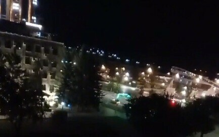 Жители близлежащих домов в шоке в Благовещенске музыка на аллее фонтанов не дает людям ночью спать видео