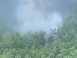 Опубликованы первые кадры с места крушения пассажирского самолета в Амурской области видео