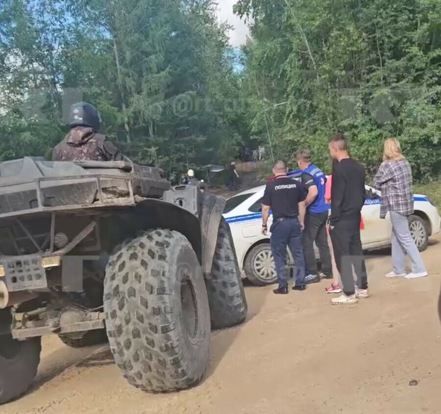 В тайге Тындинского округа прорубают просеку к месту крушения самолета Ан24 В регионе введен режим ЧС