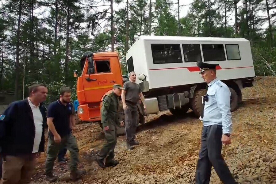 Губернатор Приамурья посетил место крушения самолета под Тындой видео