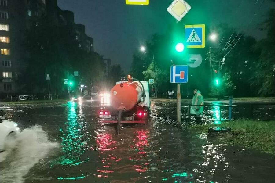 Благовещенск уплыл после обильного дождя видео фото