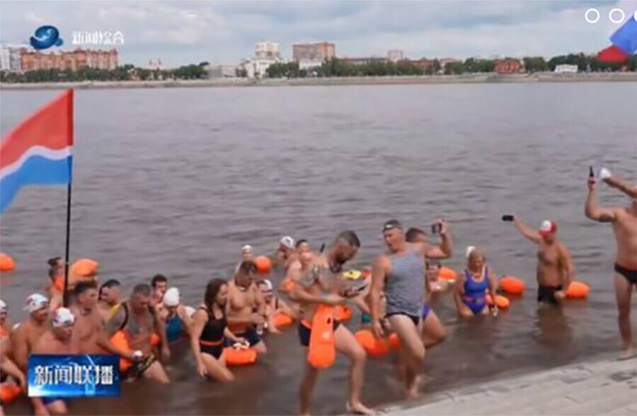 Что устроили российским пловцам в Хэйхэ после заплыва Дружба видео