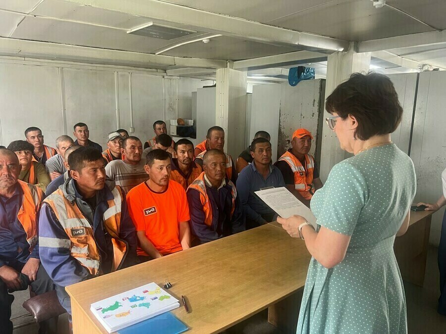 Трудовые мигранты могут не сдавать экзамен по русскому языку