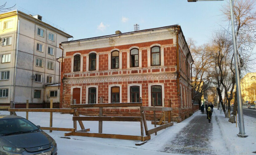 В Благовещенске начали реставрировать здание бывшей Мещанской управы 
