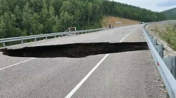 В Амурской области началась проверка по факту образовавшегося провала на ФАД Лена