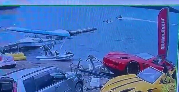 Появилось видео момента наезда гидроцикла на двух детей в Приморье