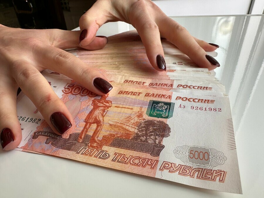 Средняя зарплата в Амурской области официально приближается к 100тысячам рублей