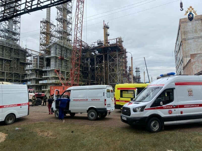 При взрыве на заводе в Башкирии пострадали 36 человек