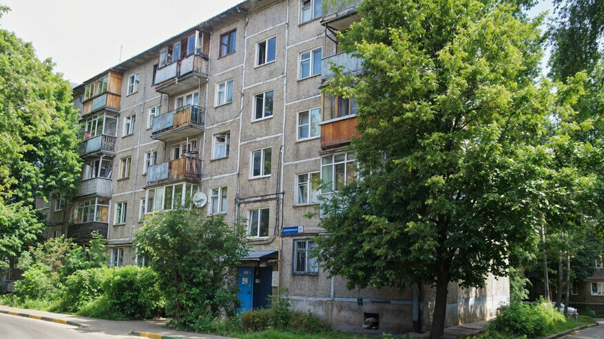Вицепремьер Марат Хуснуллин в России истекает срок эксплуатации хрущевок