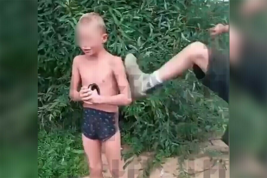 Ни мальчики ни их родители даже не выказали никакого сожаления с избитым 8летним ребенком из Шимановска теперь работает психолог