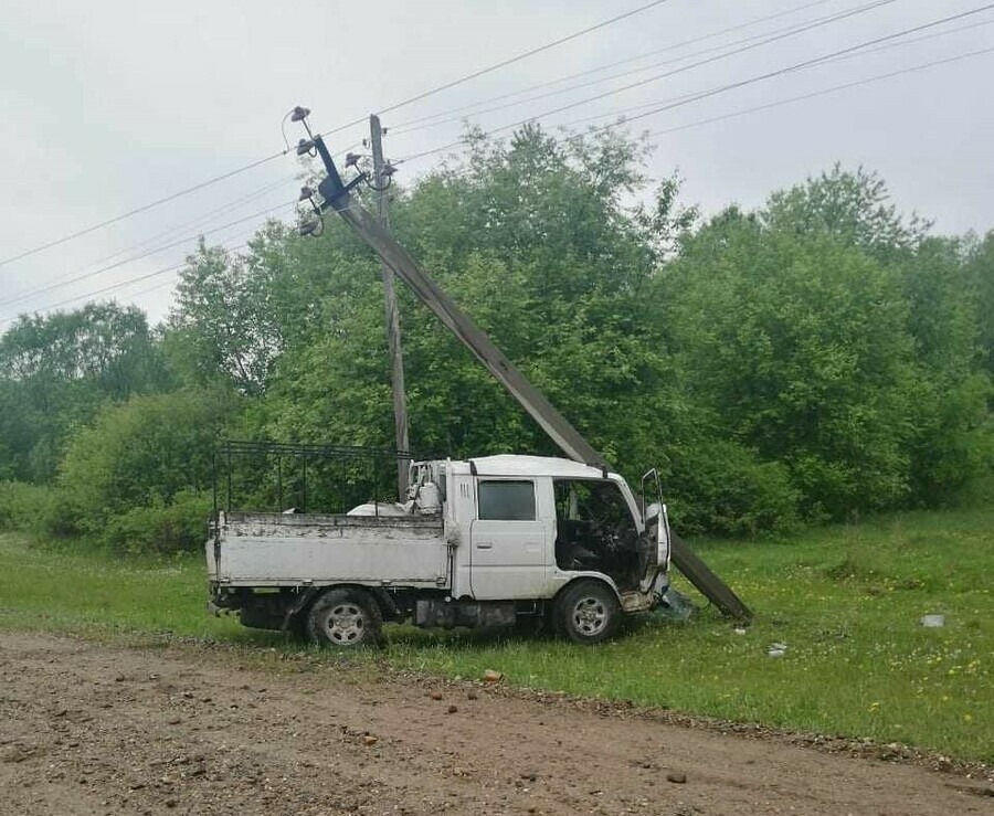 Амурские электрические сети призывают водителей соблюдать правила электробезопасности