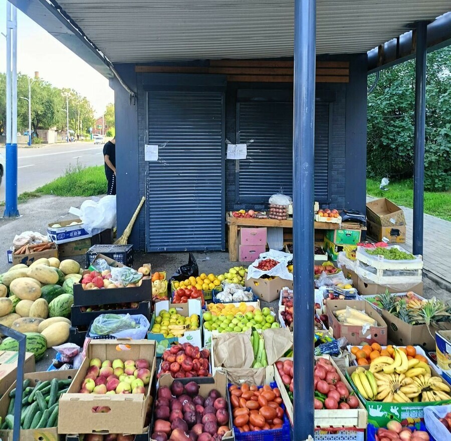 В Благовещенске опечатали несколько торговых павильонов где продавали фрукты и овощи