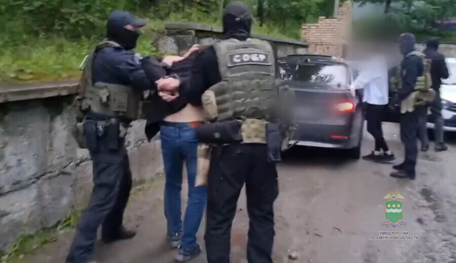 В Тынде виновника смертельного ДТП скрывшегося с места аварии задержали бойцы СОБР видео
