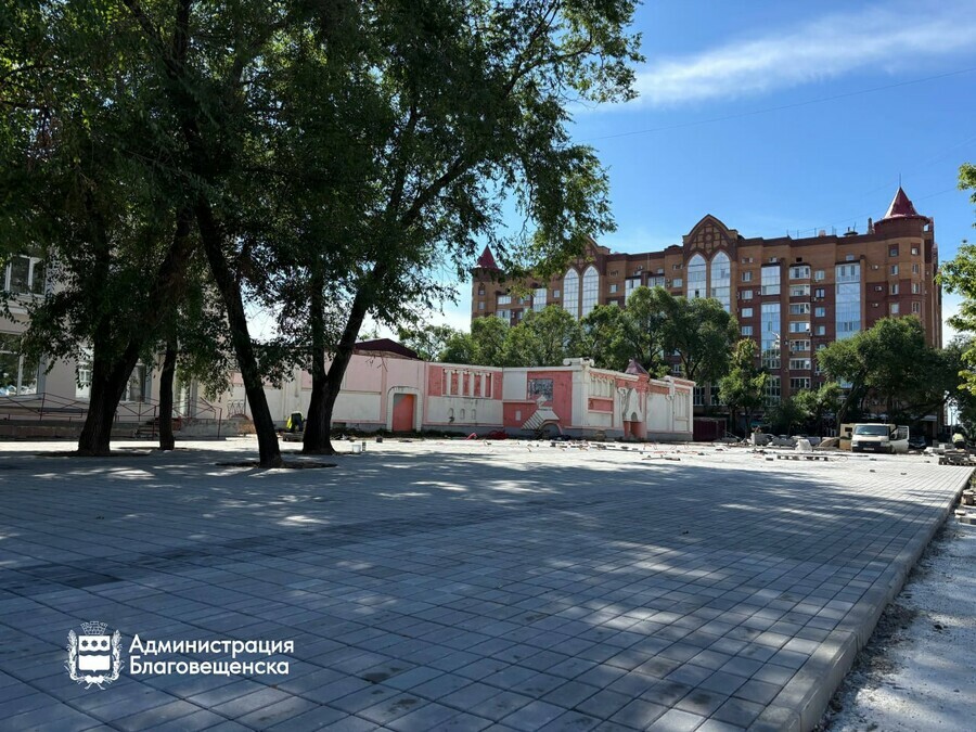 Золотой сквер в Благовещенске готов больше чем наполовину