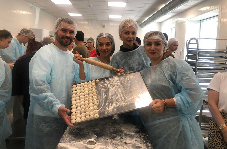 Благовещенцев зовут к ротонде на беспрецедентную лепку пельменей