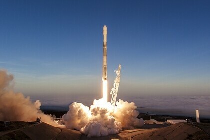 Компания Илона Маска вышла в мировые лидеры запустив ракету с рекордным числом спутников