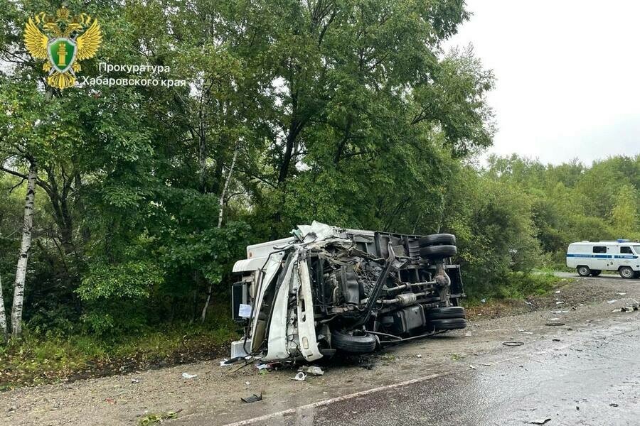 Амурская семья ехала на море в Приморье и попала в смертельное ДТП фото 