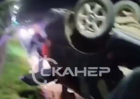 Нетрезвая благовещенка перевернула Toyota Wish поставив его на крышу видео