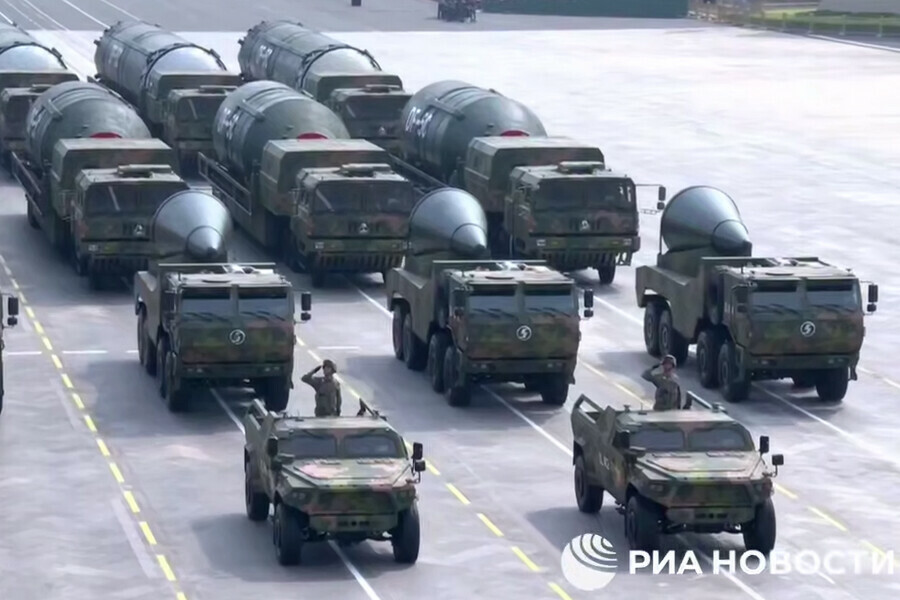 Радиус поражения  вся планета Китай показал новую ядерную ракету видео