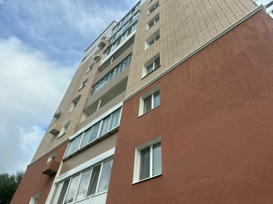 Мэр Благовещенска проверил как отремонтировали фасад многоэтажки в центре