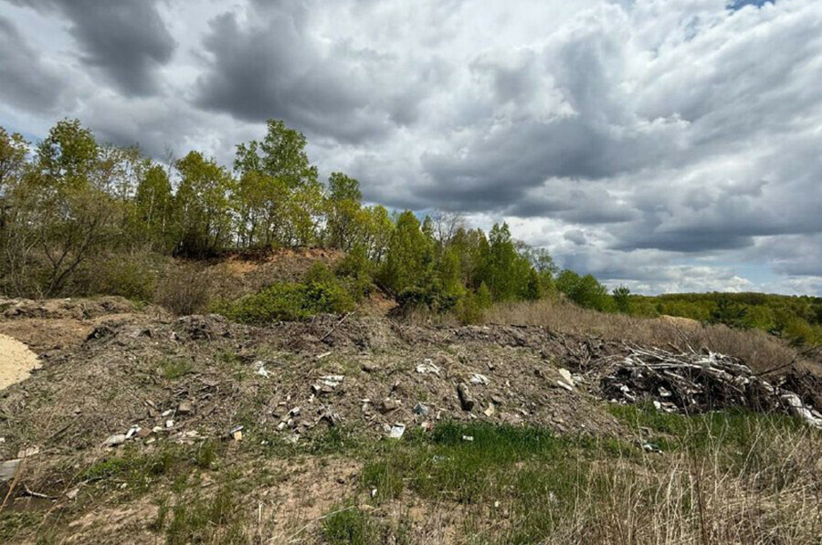 В Благовещенске обнаружили свалку угрожающую безопасности полетов самолетов  