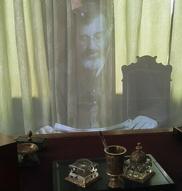 В Амурском краеведческом музее заговорила голограмма амурского купцазолотопромышленника