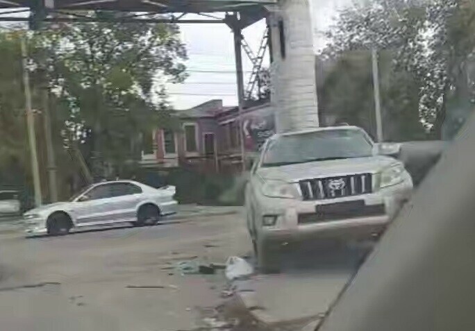 Land Cruiser и Premio жестко столкнулись в Благовещенске момент ДТП 