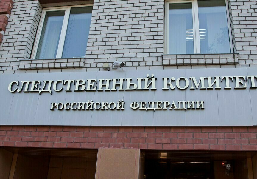 Утром в Благовещенске женщина выпала из окна и разбилась насмерть
