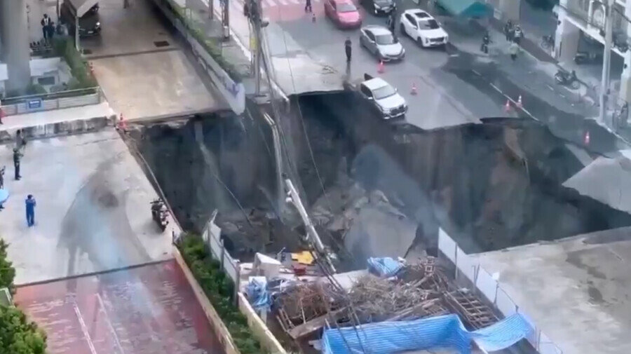 Жуткие кадры в Таиланде ушла под землю целая улица