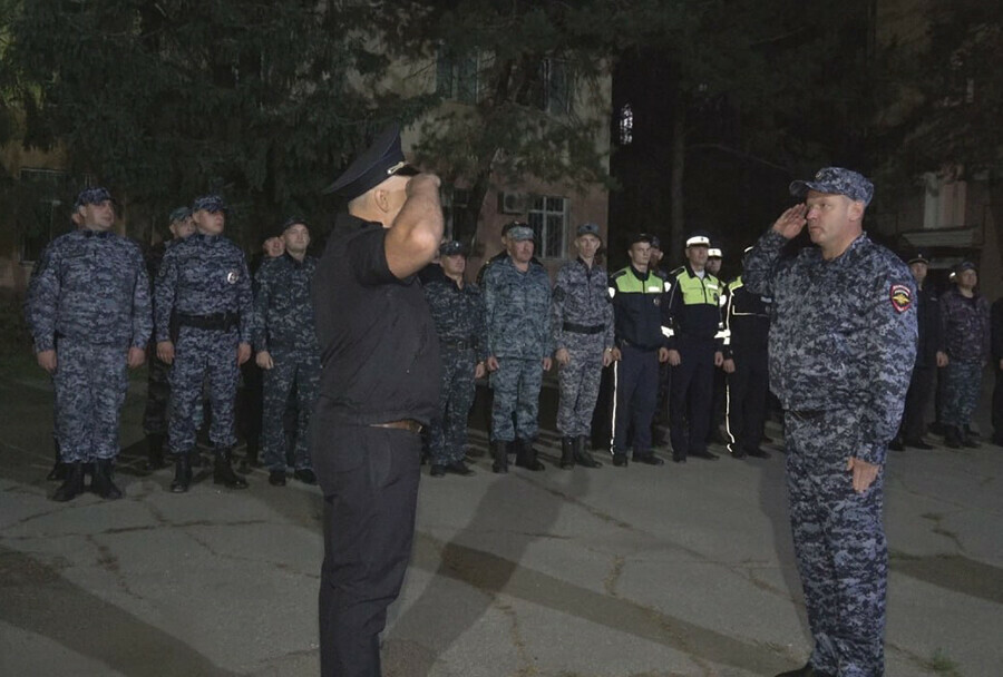 Отряд амурских полицейских уехал в командировку на полгода фото видео