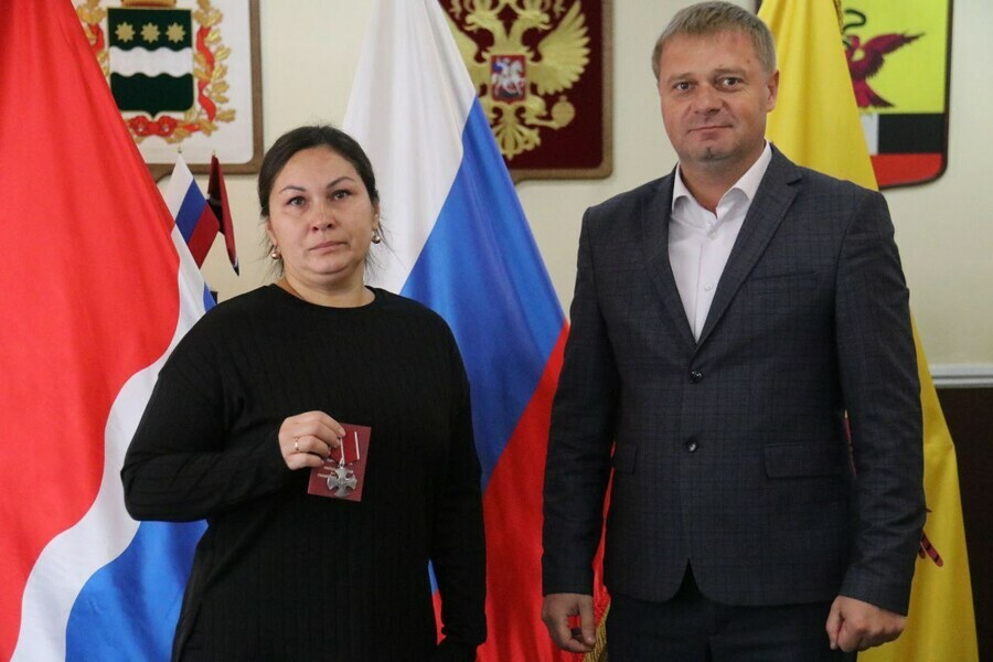 В Приамурье наградили бойца СВО который после тяжелого ранения потерял ногу