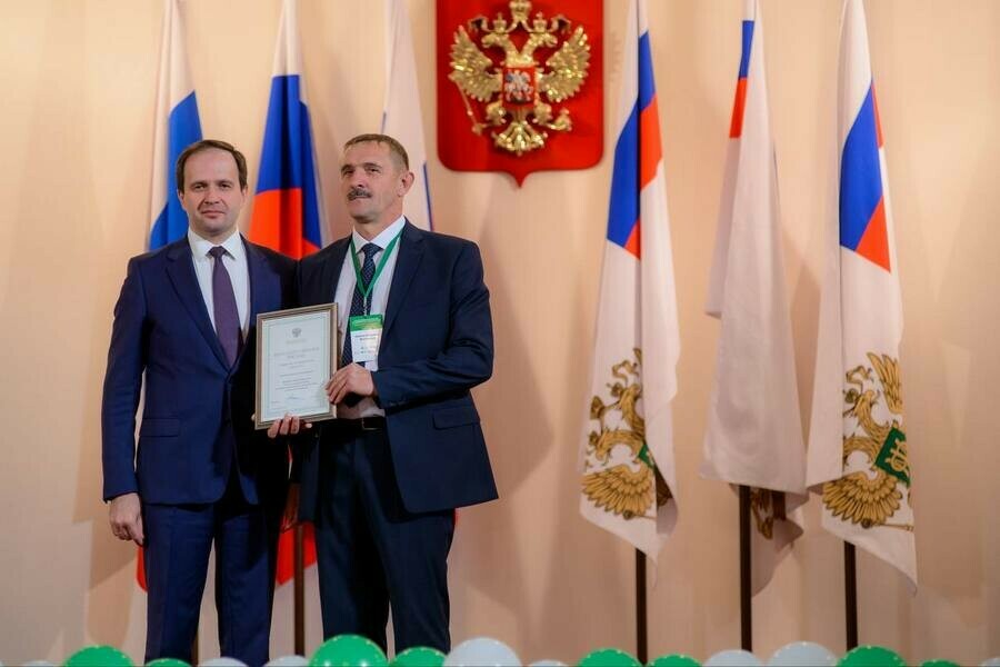 Федеральный министр поблагодарил главу Приамурья фото 