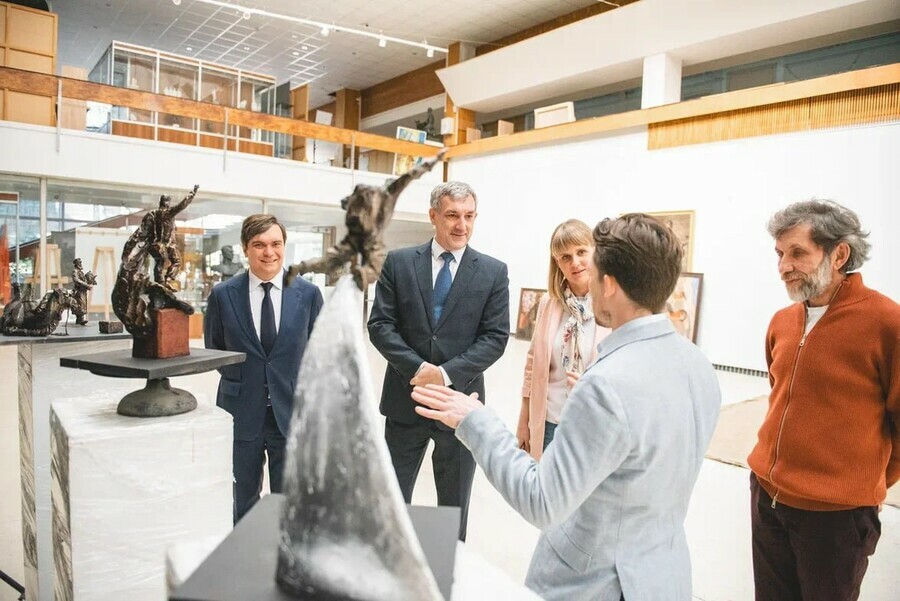 Прославленные военные художники в Москве создают памятник знаменитому благовещенцу Виктору Евсееву