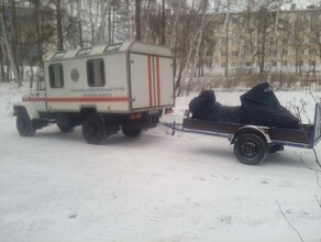 В районе Снежногорского Амурской области ищут мужчину спасшегося из ушедшего под лед автомобиля видео