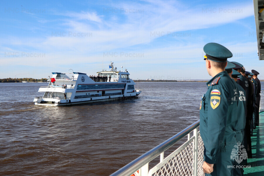 Силовики России и Китая провели совместное патрулирование на Амуре около Благовещенска видео